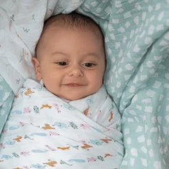 Aden + Anais™ Essential S Pucktuch 4-pack Alpha Bet Animals -Babyverzorging Deals aden anais essential s pucktuch 4 pack alpha bet animals a383652 4