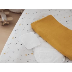 BEABA ® Set Van 2 Burp Cloths Honey Yellow / Starry Night 120 X 120 Cm -Babyverzorging Deals beaba set van 2 burp cloths honey yellow starry night 120 x 120 cm a365392 2