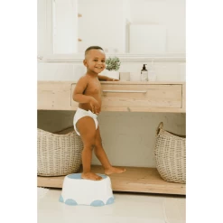 Bumbo Opstapkrukje, Powder Blauw 8 Bumbo Opstapkrukje, Powder Blauw -Babyverzorging Deals bumbo opstapkrukje powder blauw a288125 3