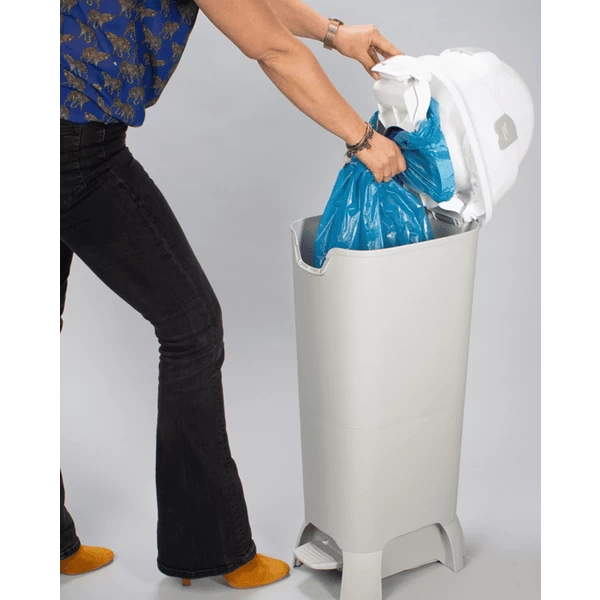 Diaper Champ Luieremmer ONE Maxi Handsfree, Zilver/wit 5 Diaper Champ Luieremmer ONE Maxi Handsfree, Zilver/wit - Afbeelding 5