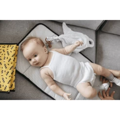 KipKep Napper Verschoonmatje Memphis Yellow -Babyverzorging Deals kipkep napper verschoonmatje memphis yellow a296822 3
