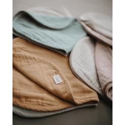 Mushie Burp Doek Mousseline Koffer Yellow /Mist 2-pack -Babyverzorging Deals mushie burp doek mousseline koffer yellow mist 2 pack a401195 2