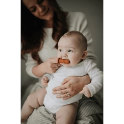 Mushie Vinger Tandenborstel Klei/Verplaatsing Sand 9 Mushie Vinger Tandenborstel Klei/Verplaatsing Sand -Babyverzorging Deals mushie vinger tandenborstel klei verplaatsing sand a399470 4