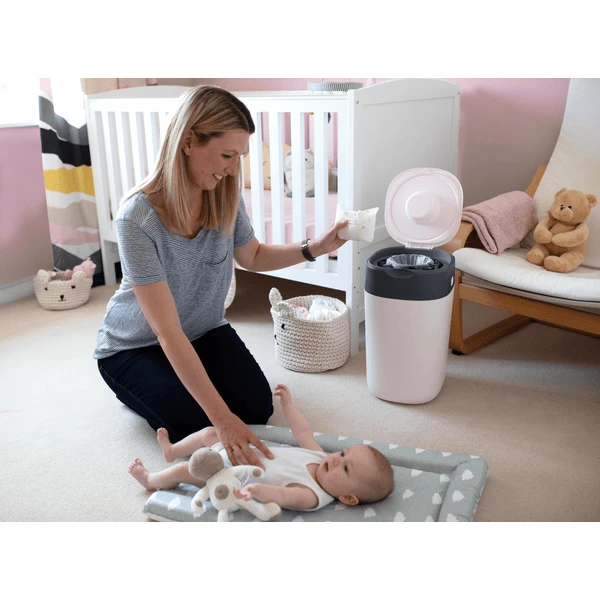 Tommee Tippee Twist & Click Advanced Luieremmer, Incl. Een Cassette Met Antibacteriële Folie Van Duurzame Herkomst Green In Roze 2 Tommee Tippee Twist & Click Advanced Luieremmer, Incl. Een Cassette Met Antibacteriële Folie Van Duurzame Herkomst Green In Roze - Afbeelding 2